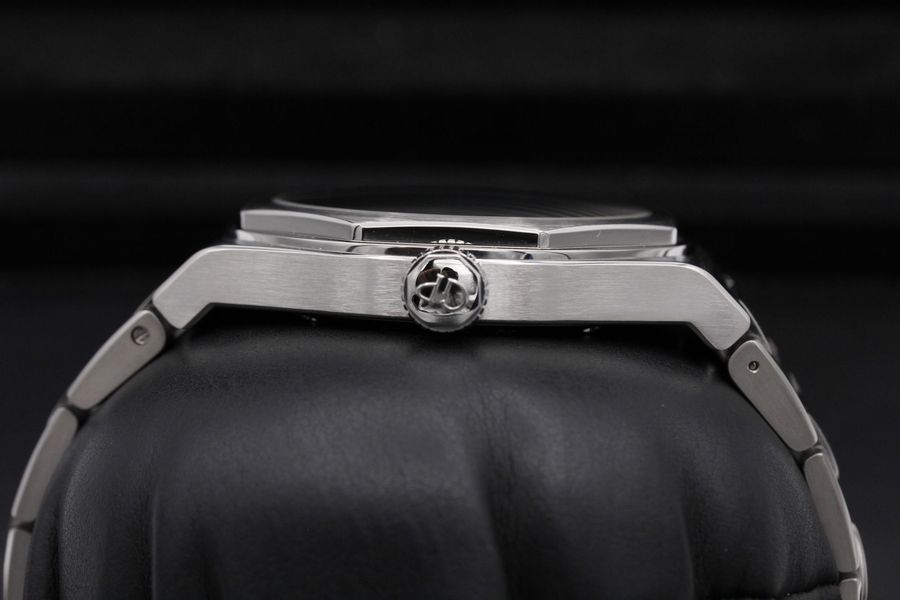 Girard Perregaux Laureato 81010-11-634-11A